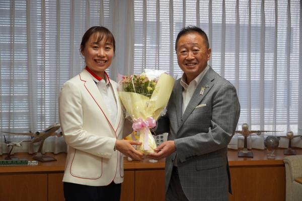 8月21日パリ2024オリンピック女子バスケ日本代表本橋菜子選手表敬訪問