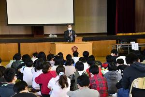 画像：山王小学校での特別授業の様子