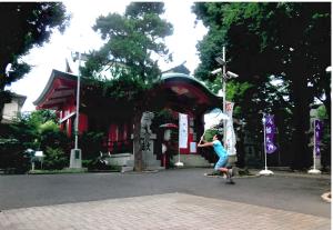 写真：田村　文明さん作「まて～！！」（久が原西部八幡神社）