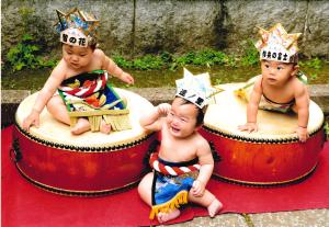 写真：野口　進さん作「泣き相撲」（雪ヶ谷八幡神社）