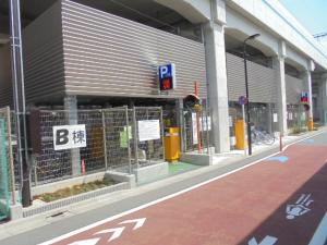 雑色駅高架下自転車駐車場B棟全景