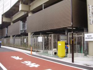 写真：糀谷駅自転車駐車場出入口1